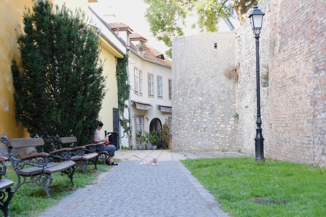 Varfal-Lak Apartman Sopron Esterno foto